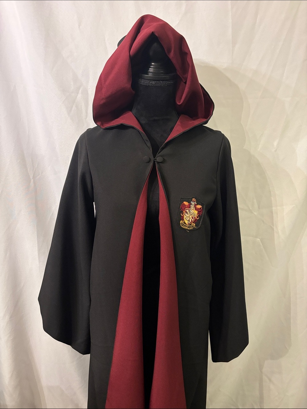 Kids Hooded Cloak Coat in Black with Burgundy Lining - Universal Studios